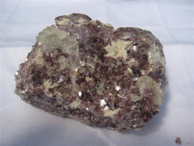 Lepidolite clears electromagnetic pollution 1106